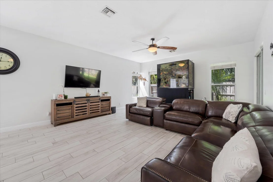 Photo of 938 Marlin Drive