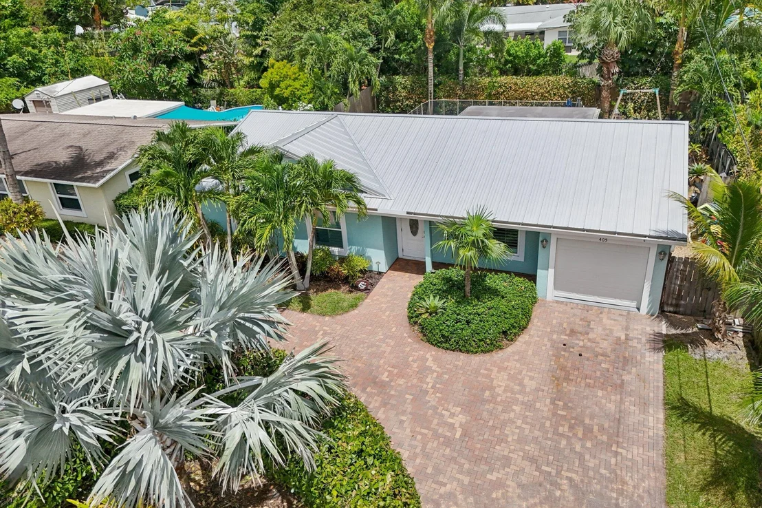 Photo of 405 E Whitney Drive