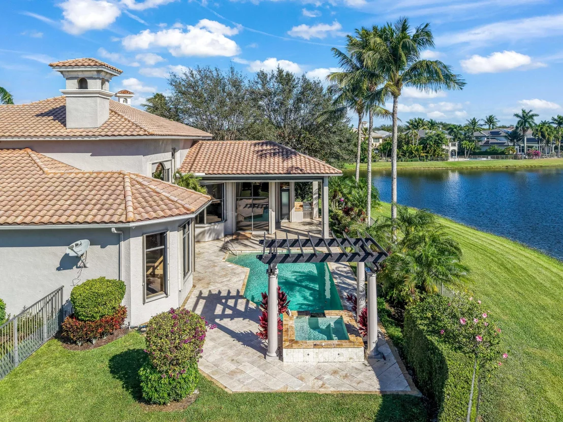 Photo of 17602 Middle Lake Drive