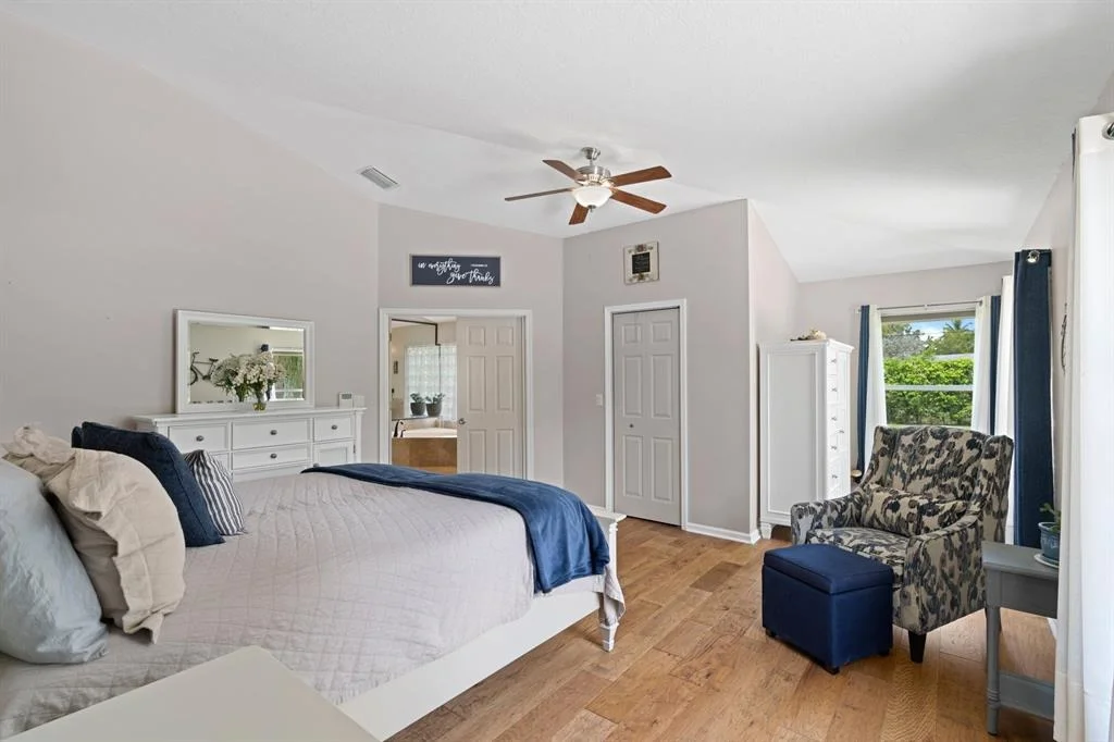 Photo of 7166 Avocado Boulevard