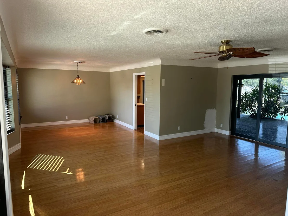 Photo of 563 NW 13th Drive