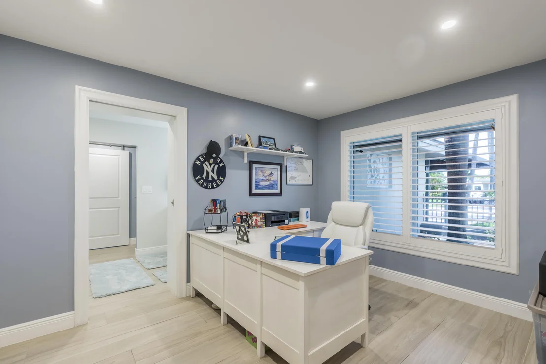 Photo of 851 SE 5th Avenue