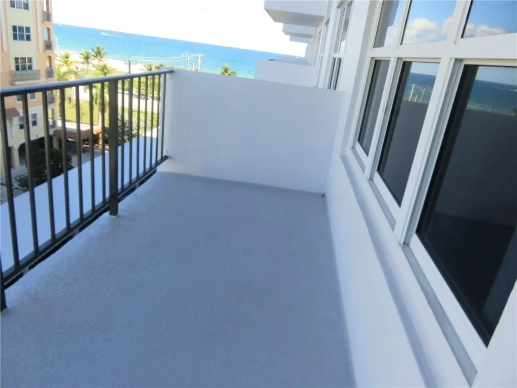 Photo of Unit 607 at 405 N Ocean Boulevard