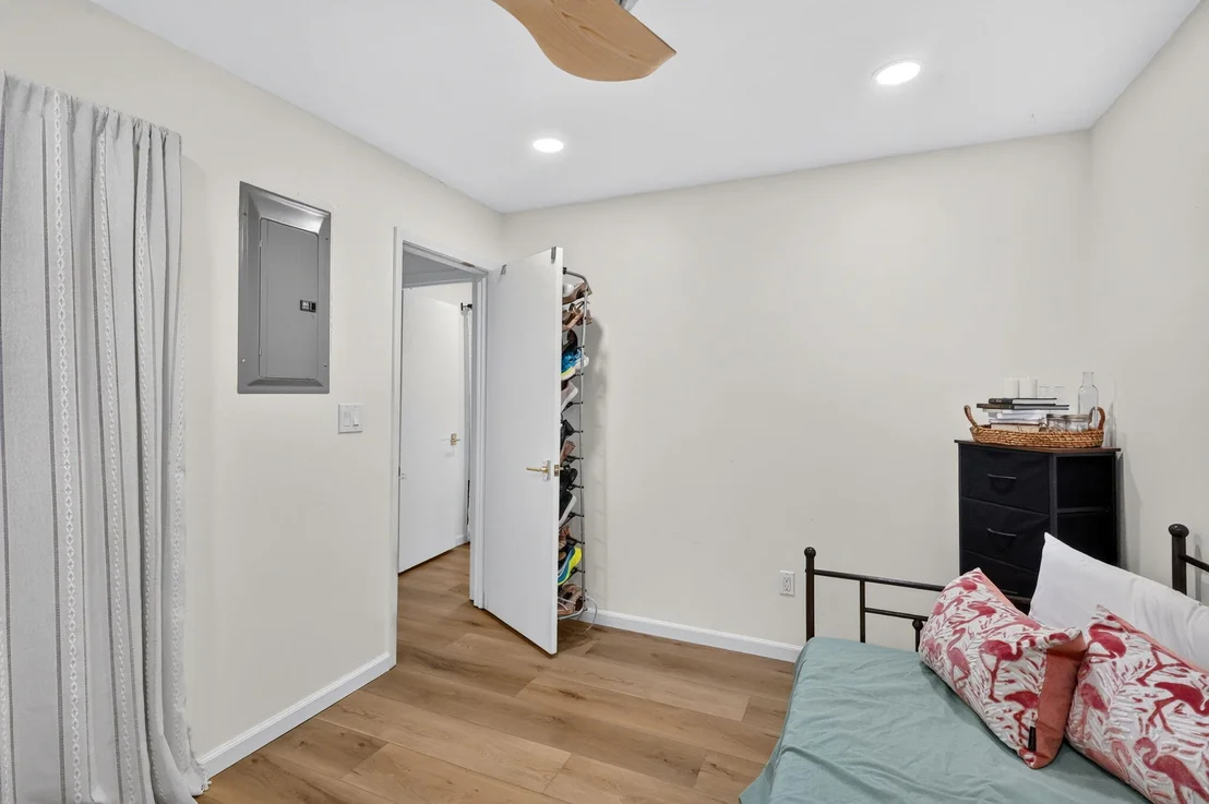 Photo of 902 SE OCEAN Avenue