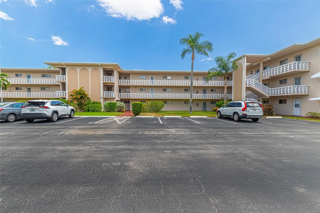 Photo of Unit 310 at 2721 Garden Drive
