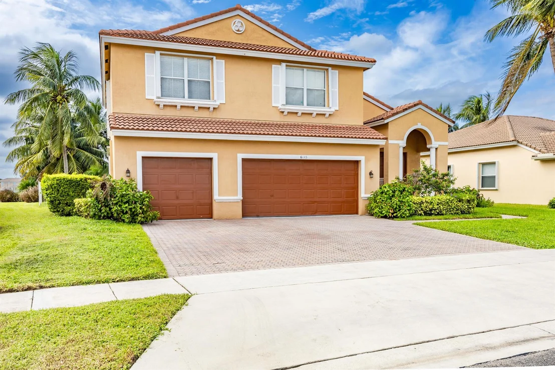 Photo of 6145 Indian Forest Circle