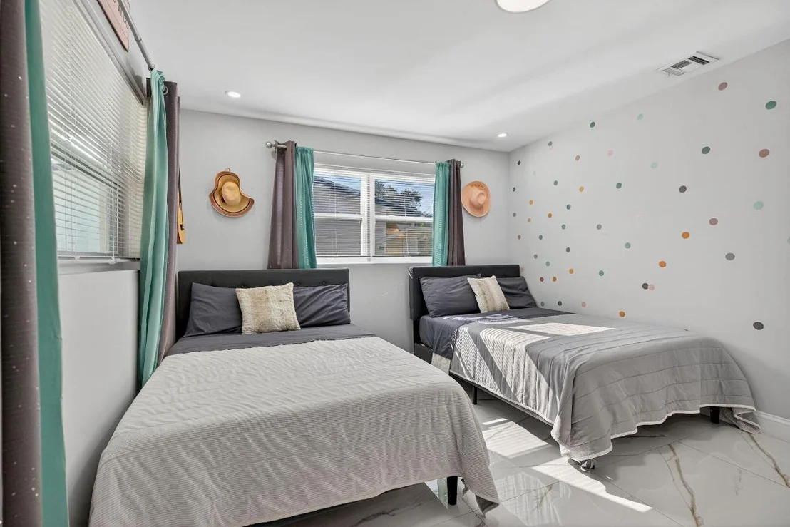 Photo of 511 Iris Avenue