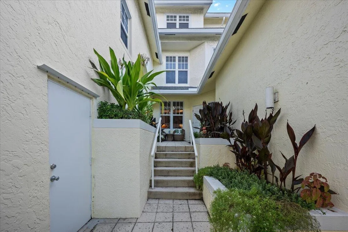 Photo of 105 MAINSAIL Circle