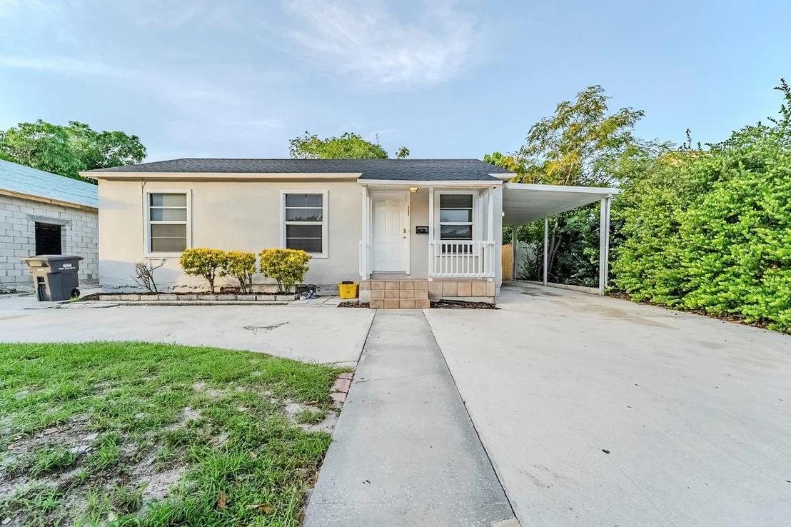 Photo of 722 Forest Hill Boulevard
