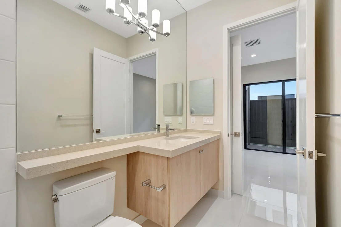 Photo of 9452 Riverside Park Drive