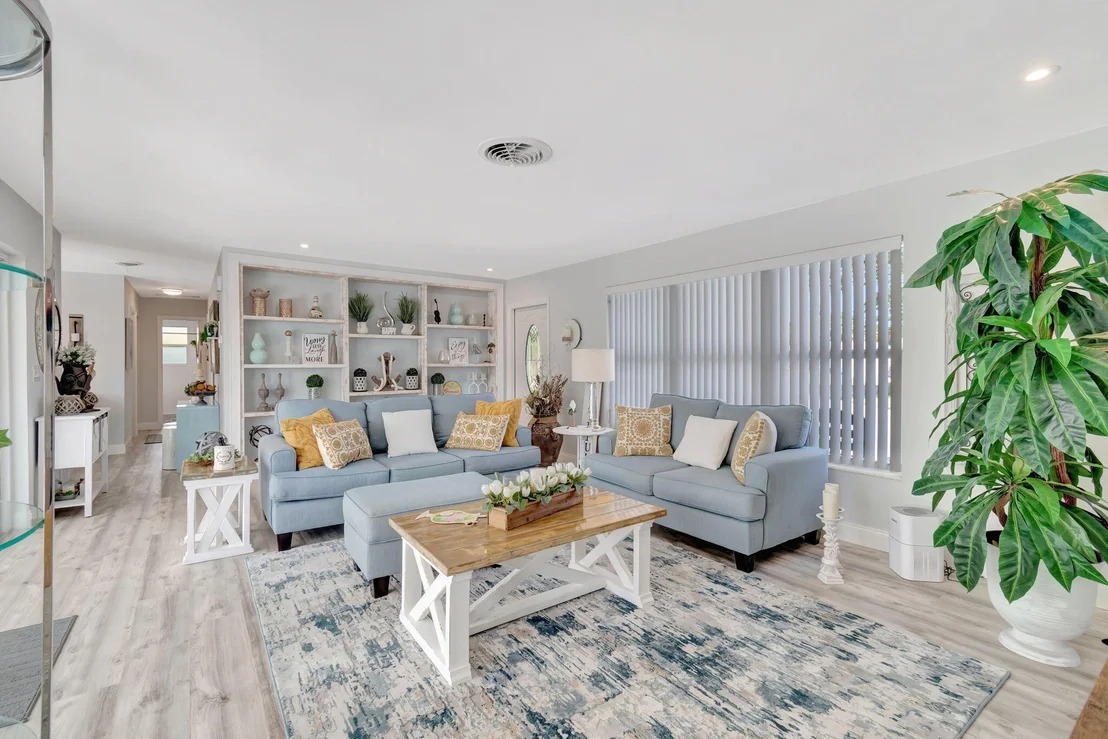 Photo of 302 Venice Drive
