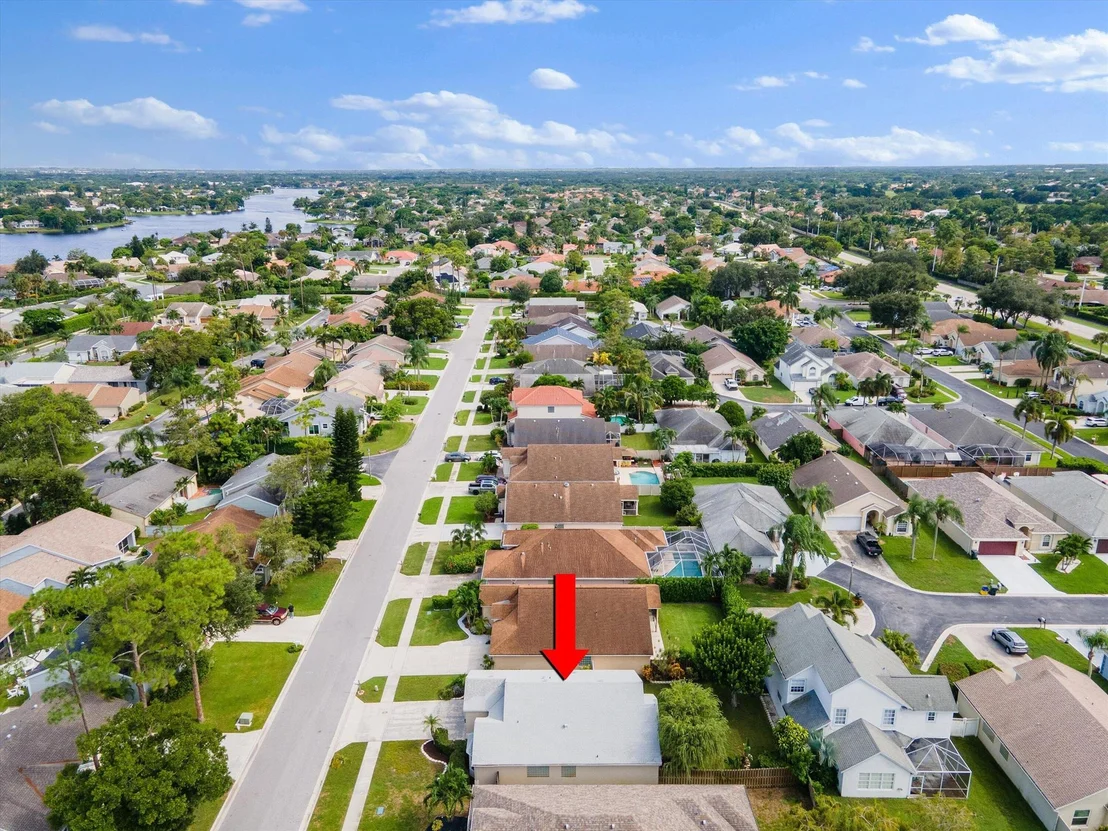 Photo of 1069 Aviary Road
