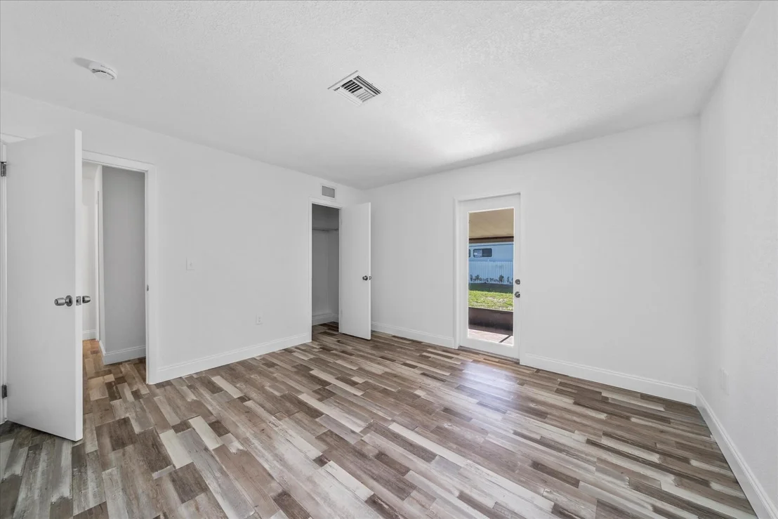 Photo of 825 2nd Street