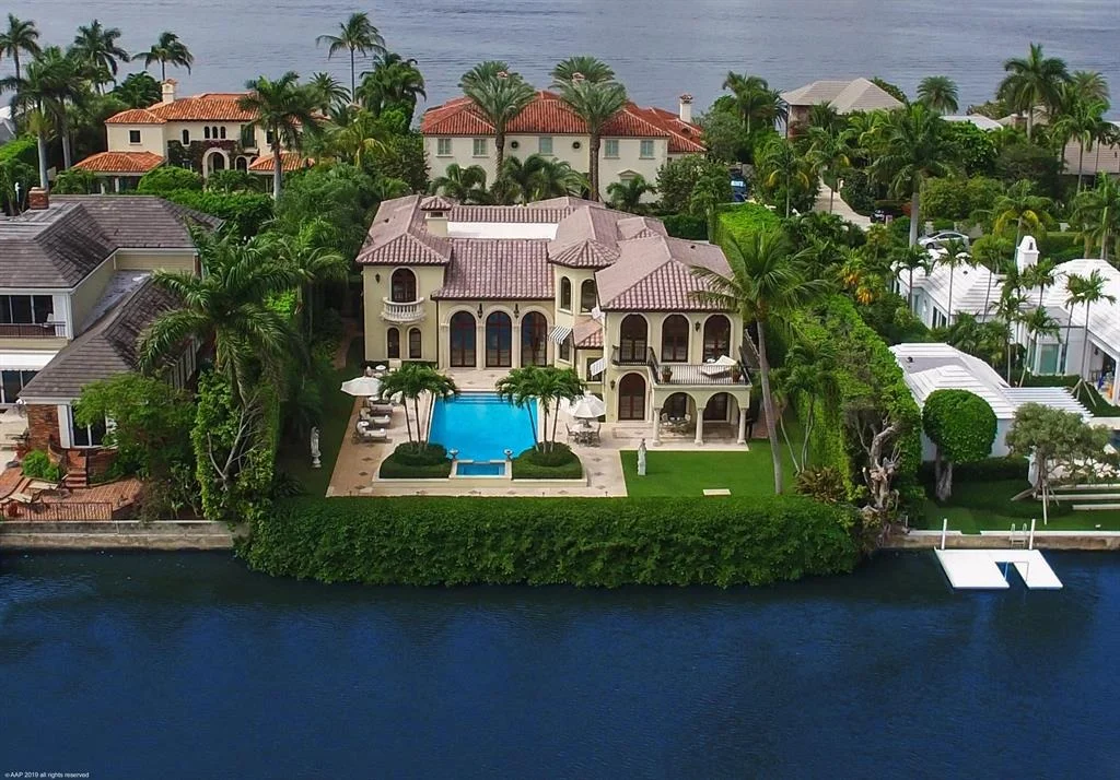 Photo of 560 Island Drive