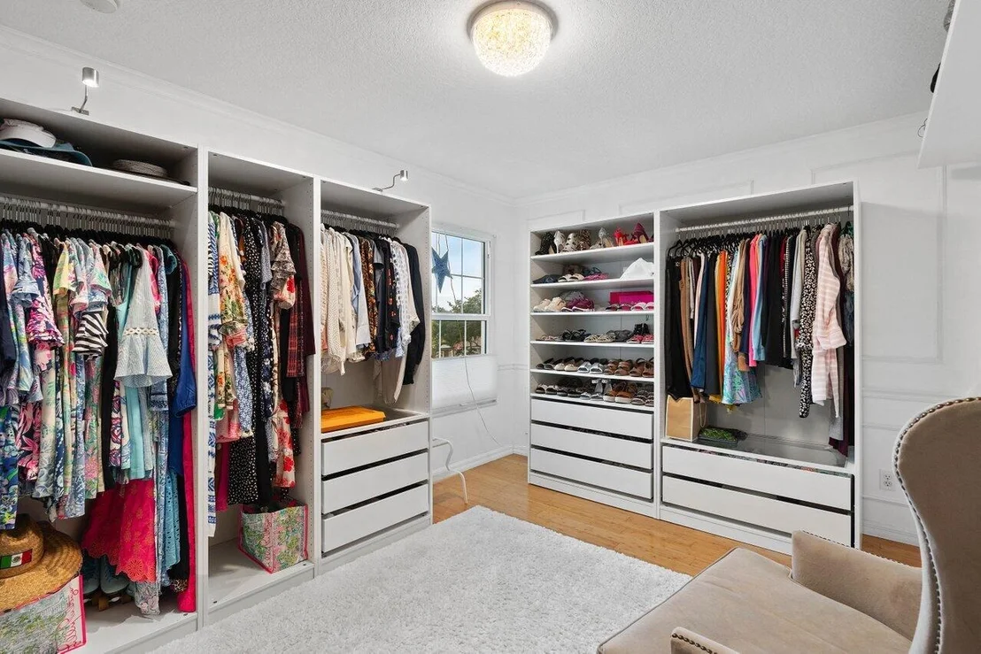 Photo of 6828 Hendry Drive