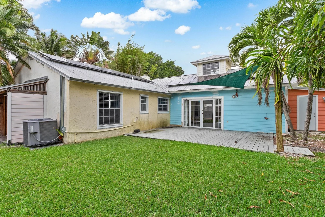 Photo of 165 Lakeside Drive