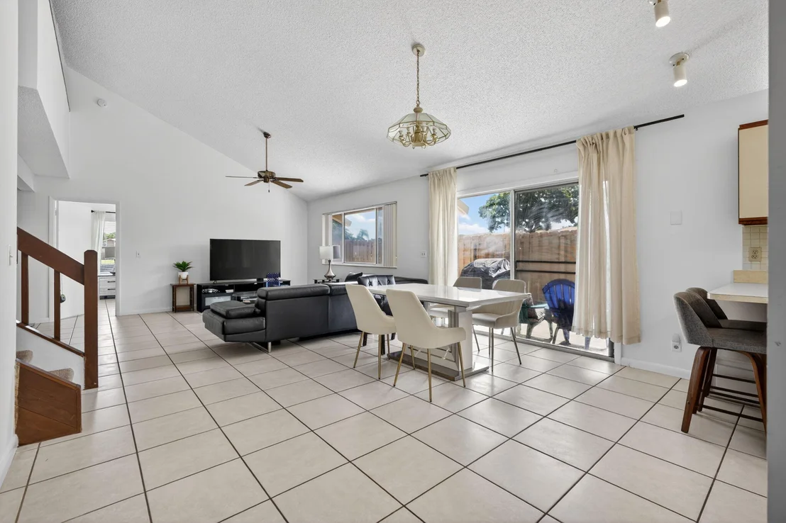 Photo of 102 Maplecrest Circle