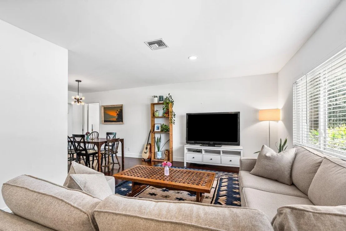 Photo of 609 Heron Drive
