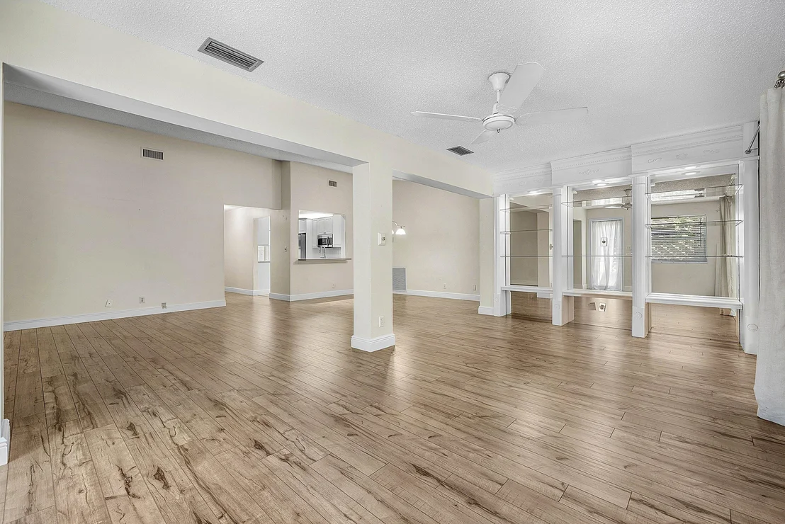 Photo of 241 DEL RIO Boulevard