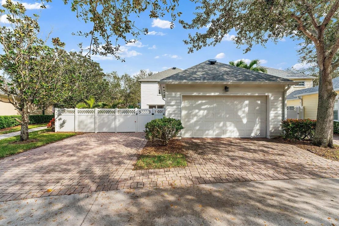 Photo of 174 Honeysuckle Drive