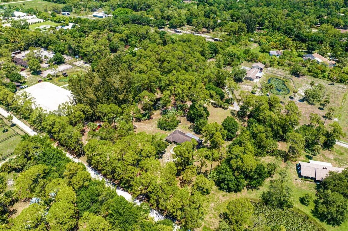 Photo of 15094 Timberlane Place