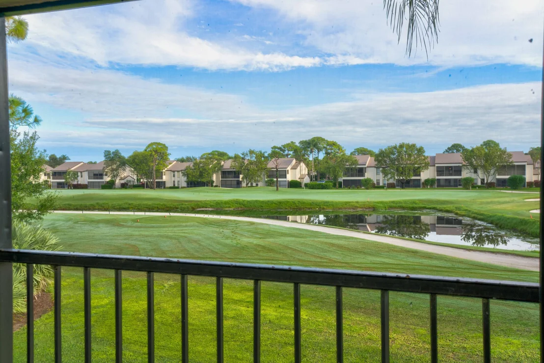 Photo of Unit E at 702 Pinecrest Circle