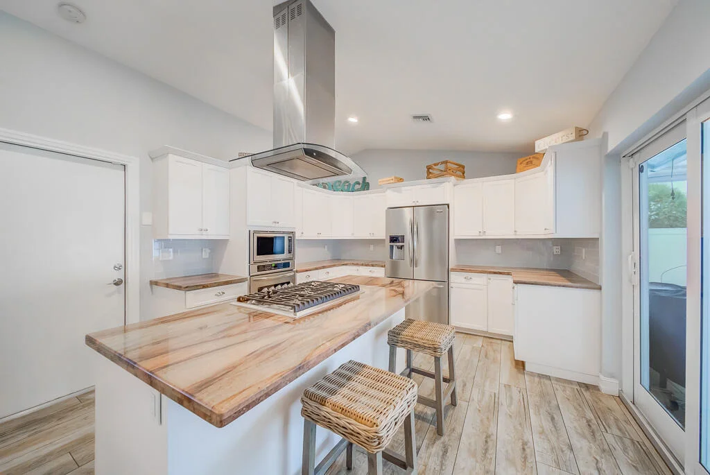 Photo of 841 NW 8th Way