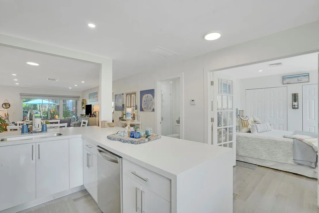Photo of Unit B at 13734 Via Flora