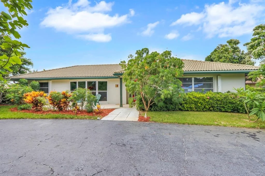 Photo of 208 Gleneagles Drive