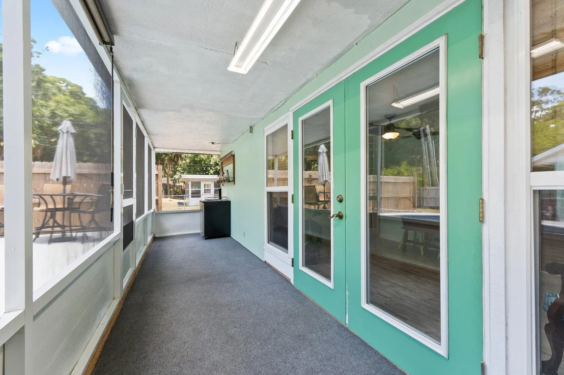 Photo of 1835 Flora Lane