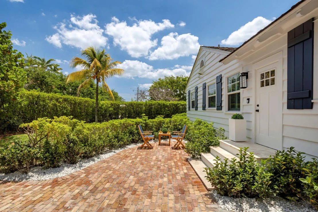 Photo of 1017 Tamarind Road