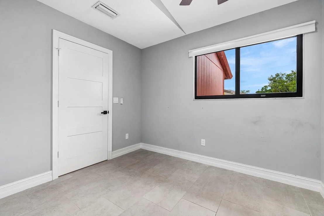 Photo of 120 Mayfair Lane