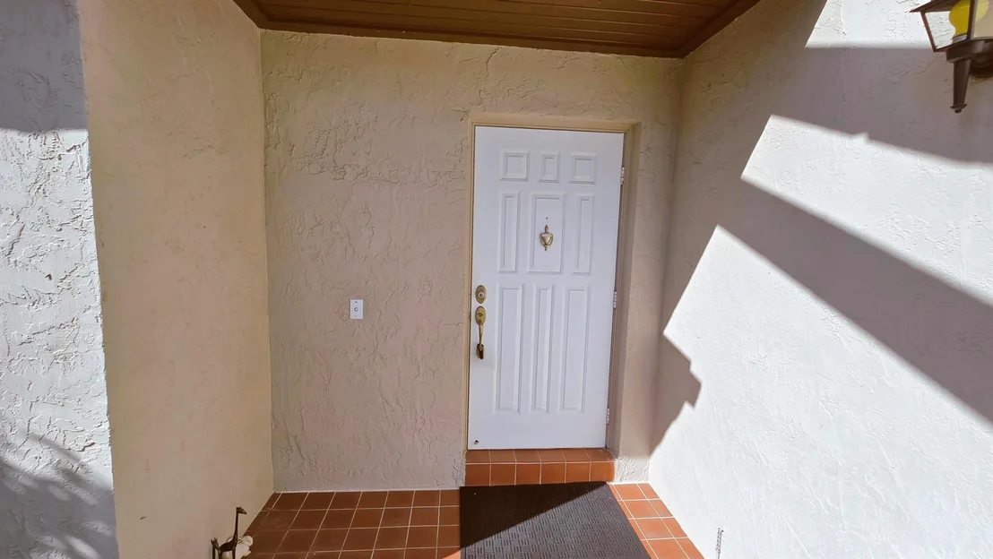 Photo of 2196 Charleston