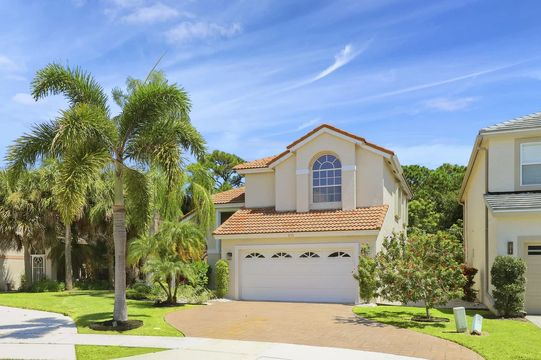 Photo of 211 Pennock Trace Drive