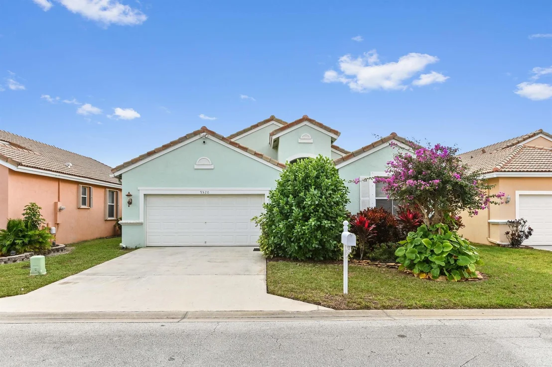 Photo of 9520 Lago Drive
