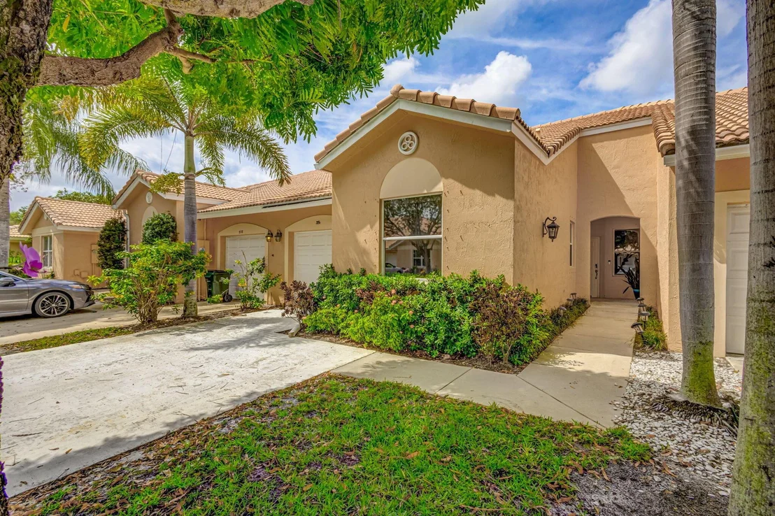Photo of 386 Coral Trace Lane