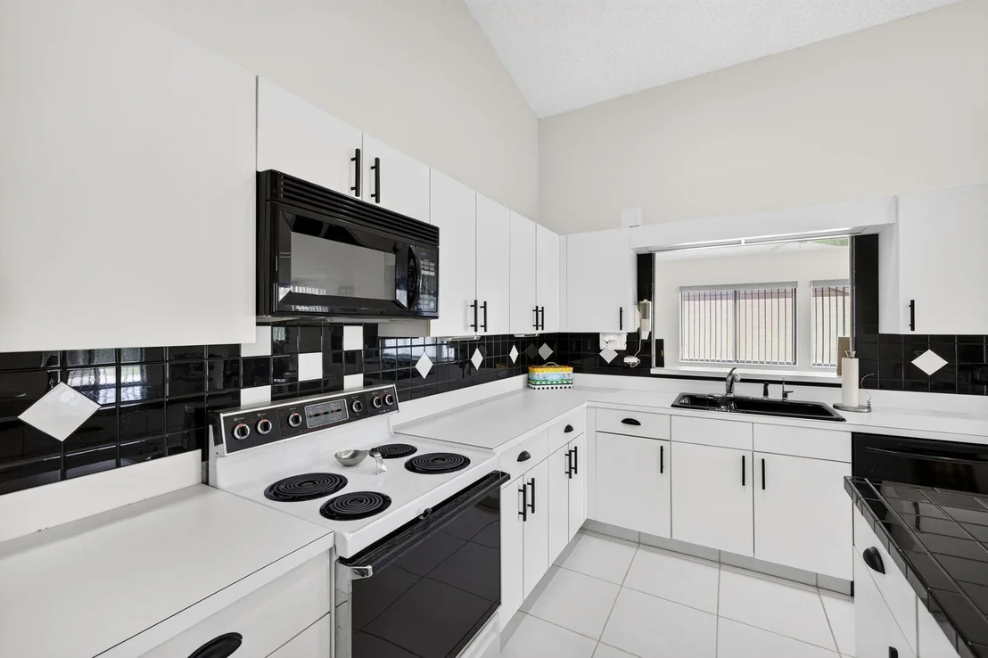 Photo of 2320 Riviera Drive
