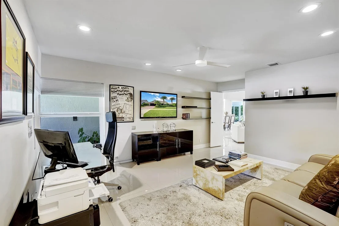 Photo of 3952 Live Oak Boulevard