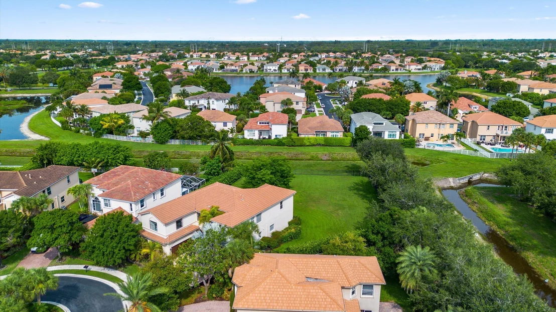 Photo of 1215 Creekside Drive