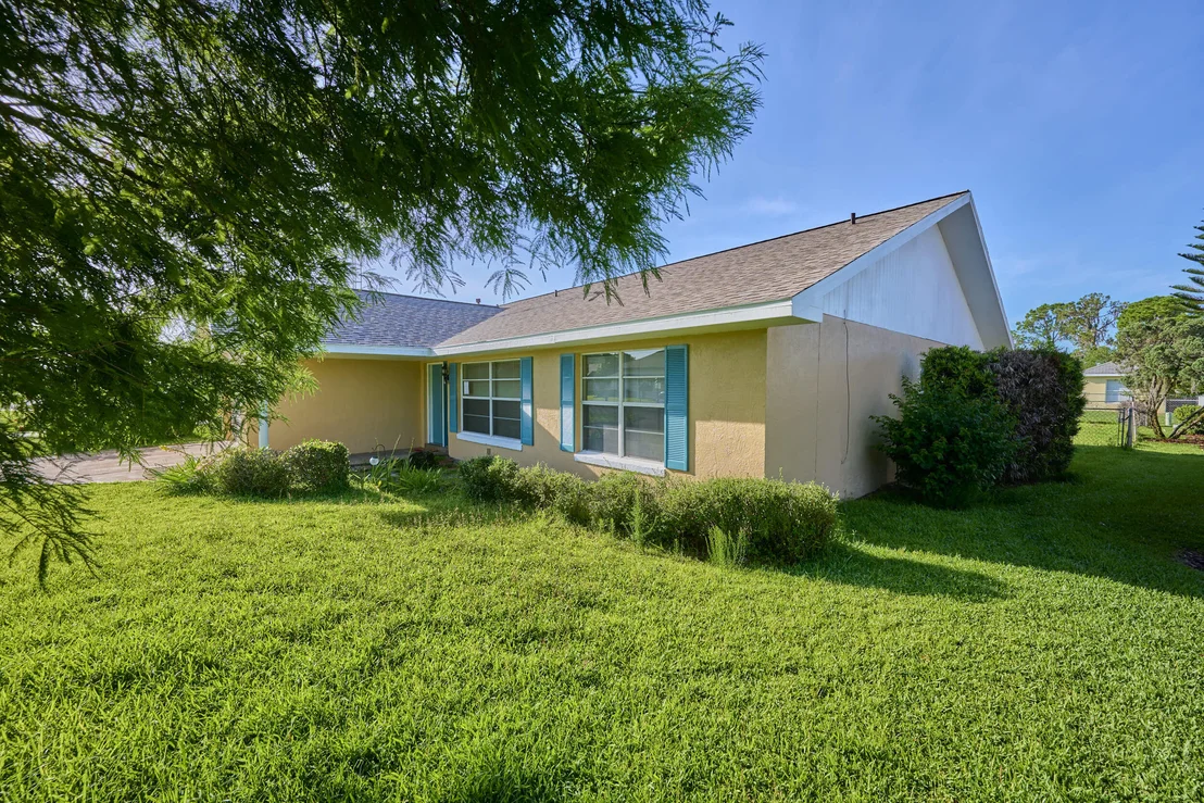 Photo of 415 Mac Lane