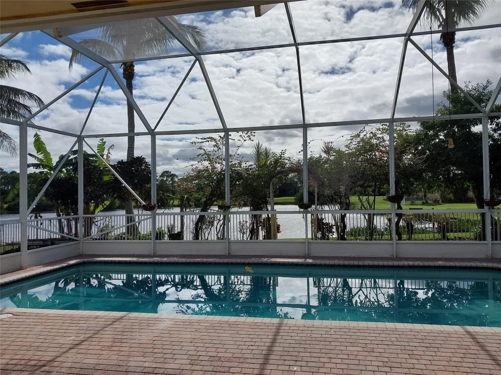 Photo of 7042 SE Bay Hill Drive
