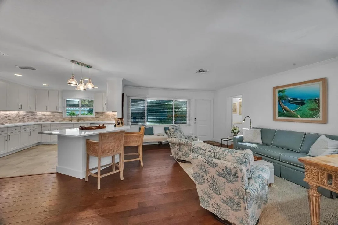 Photo of 924 Pompano Drive