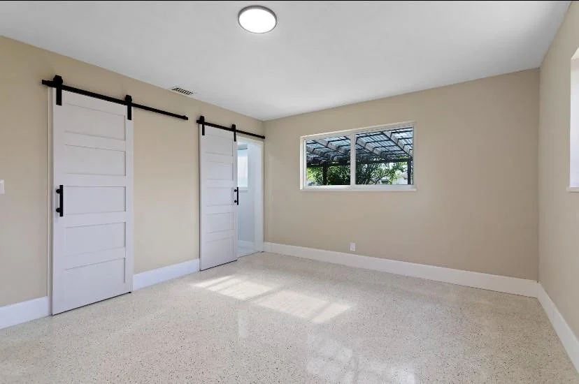 Photo of 570 SE 2ND Avenue