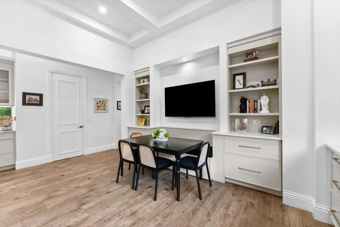 Photo of 7955 Mandarin Drive