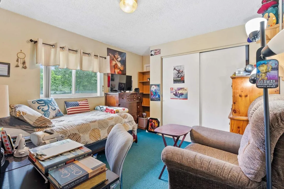 Photo of 4579 Addison Street