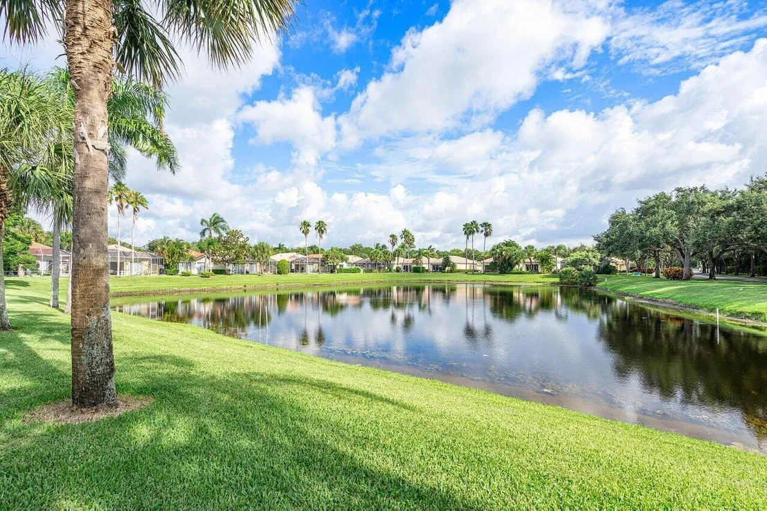Photo of 4775 Lakeland Drive
