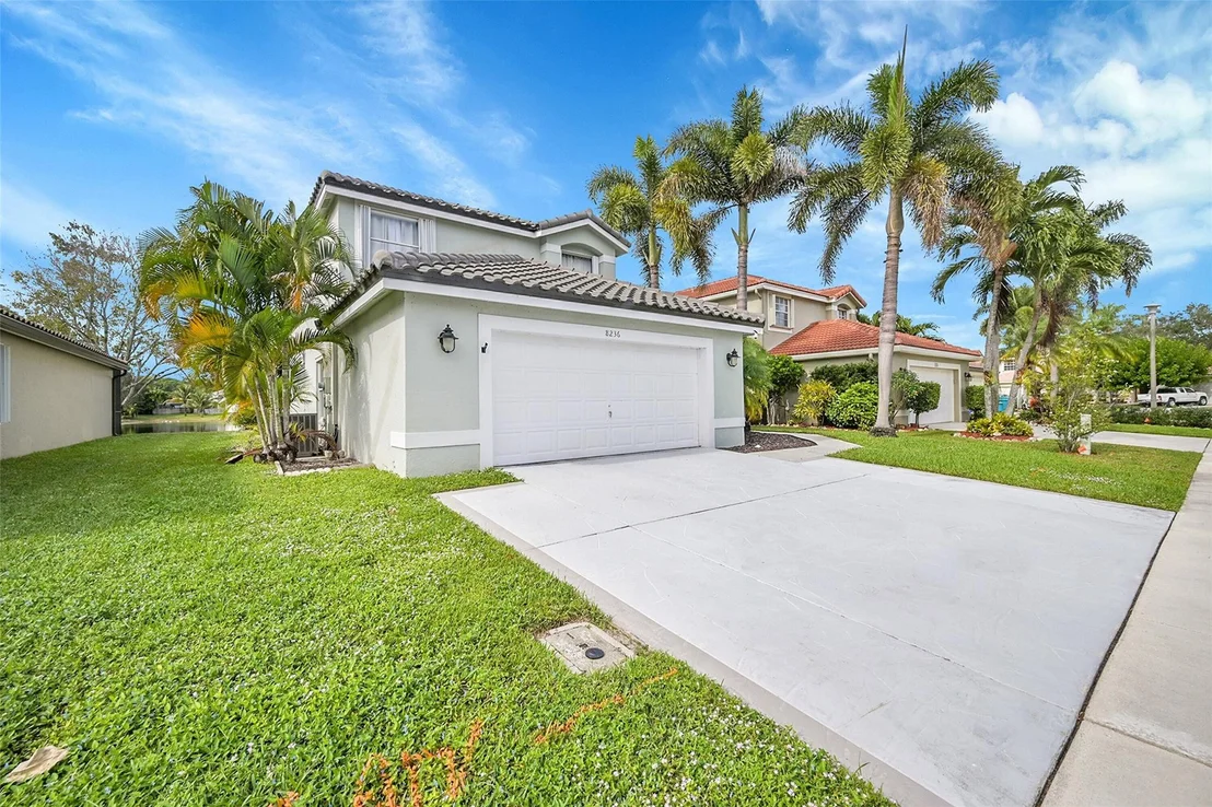 Photo of 8236 White Rock Circle