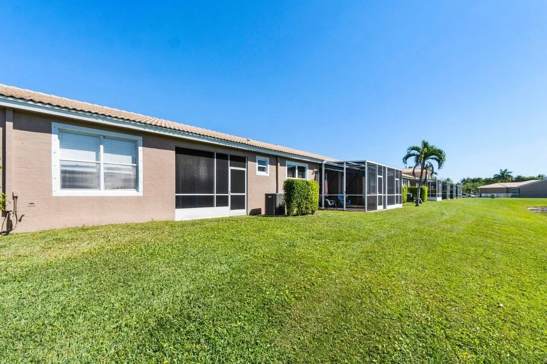 Photo of 8590 Lineyard Cay