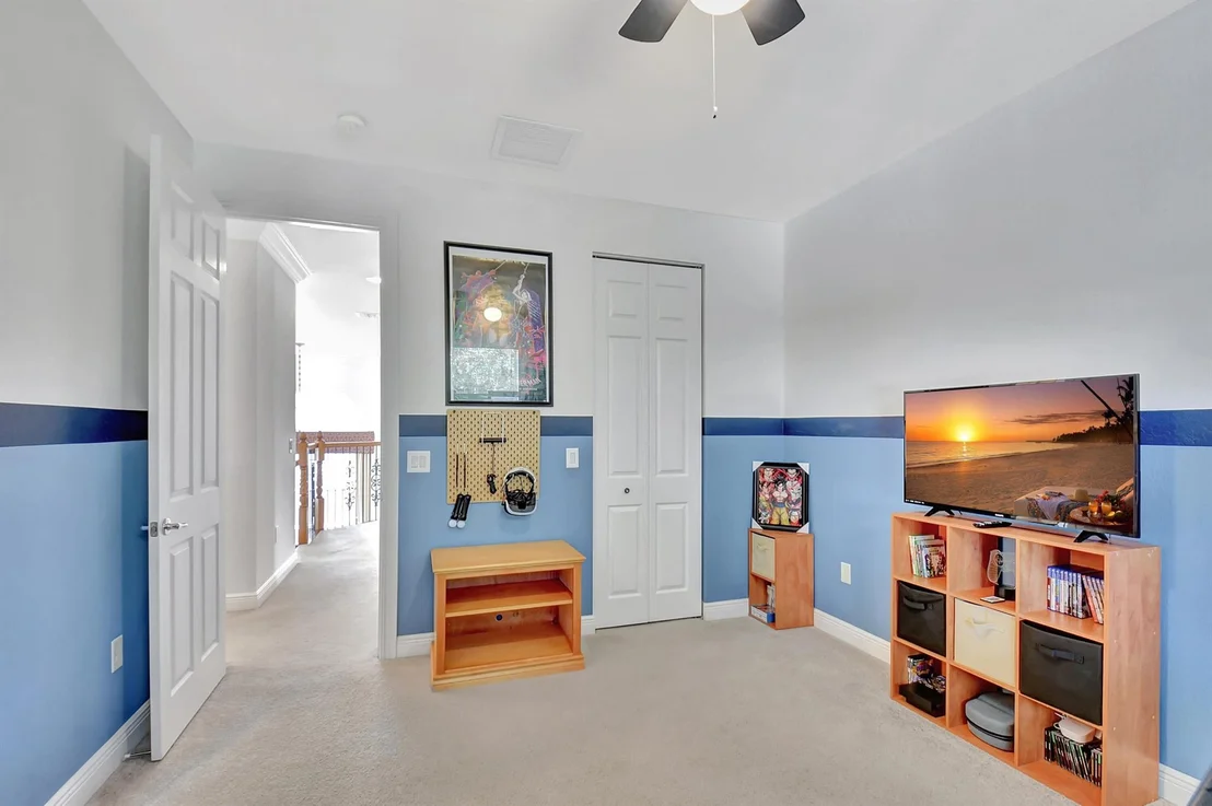 Photo of 10749 Castle Oak Drive