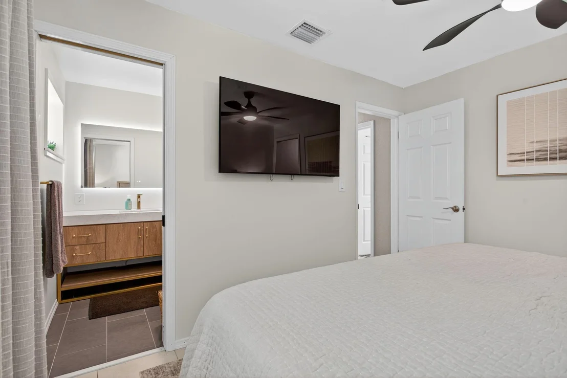 Photo of 1713 W River Drive